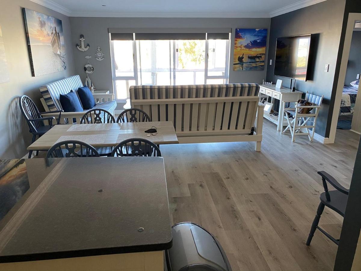 Modern Apartment Walking Distance To Main Beach Restaurants And Other Amenities Jeffreys Bay Exterior foto
